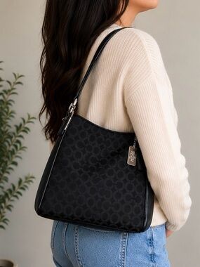 Coach Madison Phoebe Black Op Art Signature Shoulder Bag EUC